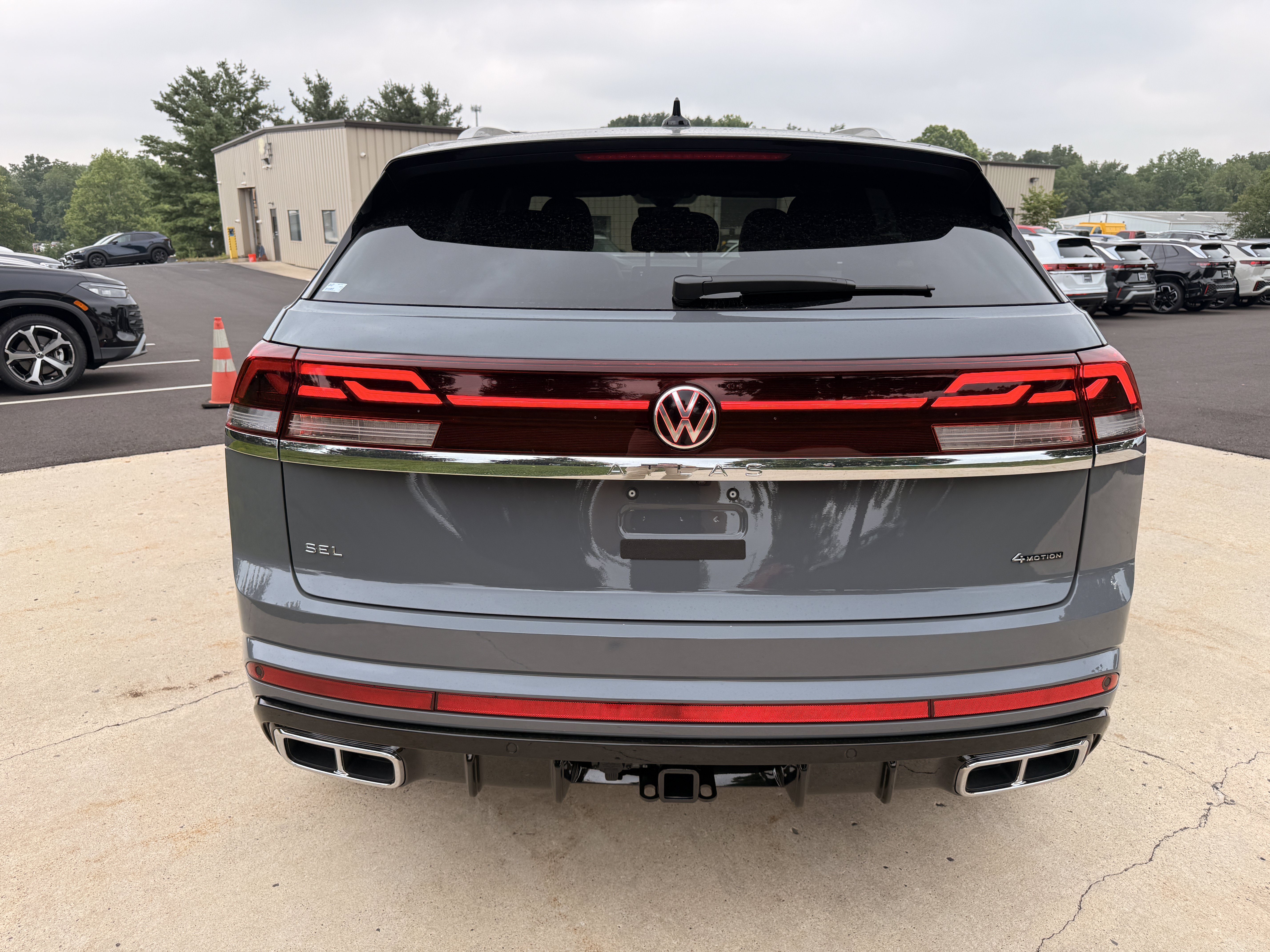 New 2026 Pure Gray Volkswagen 2.0T SEL Premium R-Line image 15