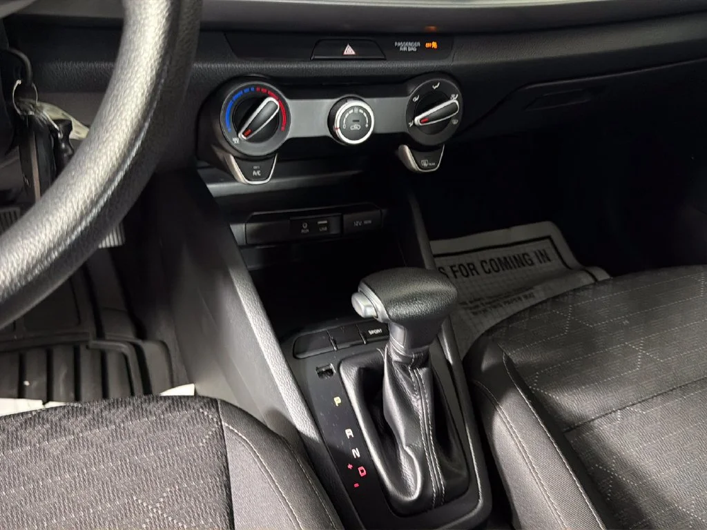 2020 Kia RIO S - Photo 23