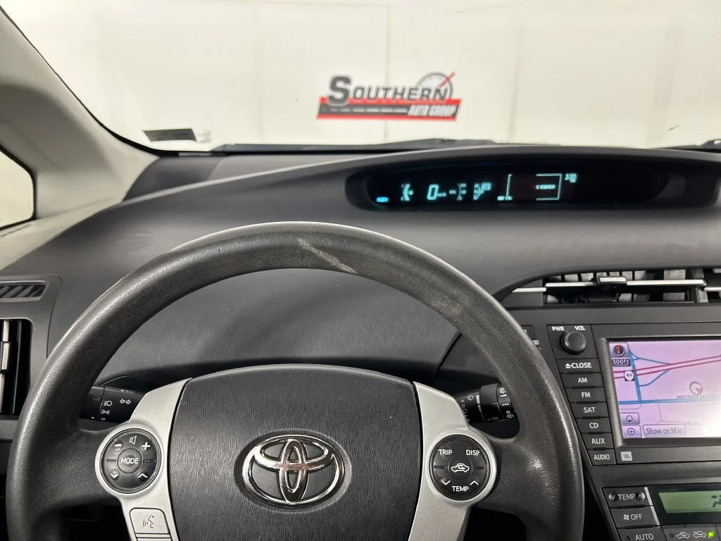 Used 2010 Blue Toyota  image 13