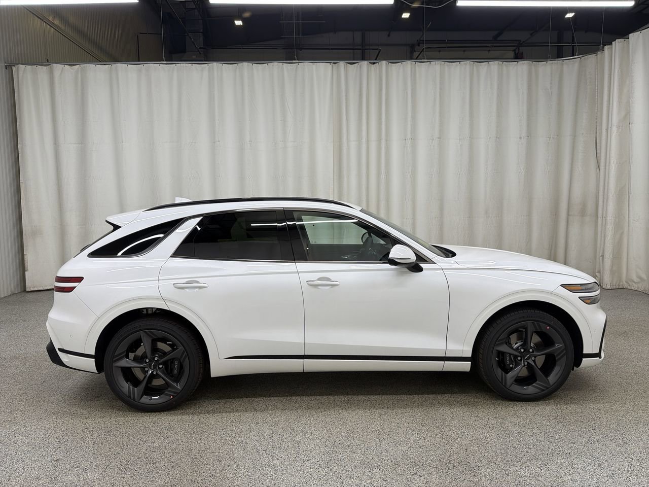New 2026 Uyuni White Genesis 2.5T SPORT PRESTIGE image 5
