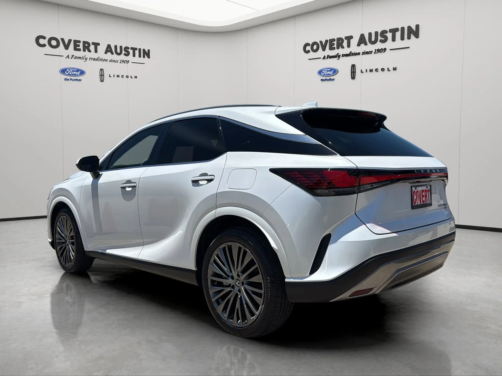 Used 2024 White Lexus 350h Luxury image 3