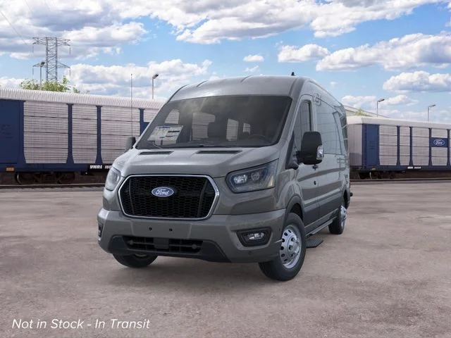 New 2026 Carbonized Gray Metallic Ford XLT image 2