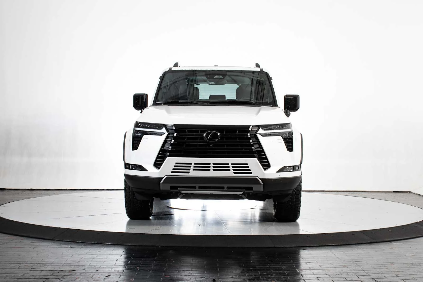 Certified Used 2026 EMINENT WHITE PEARL Lexus Overtrail image 10