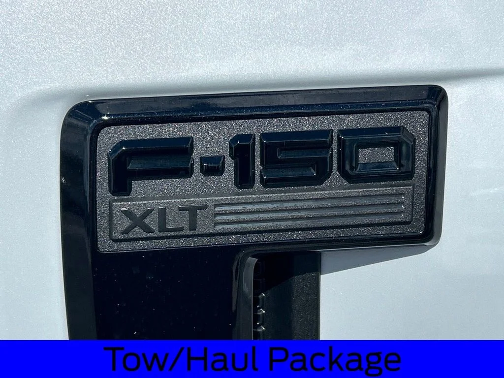 Used 2025 White Metallic Ford XLT image 5