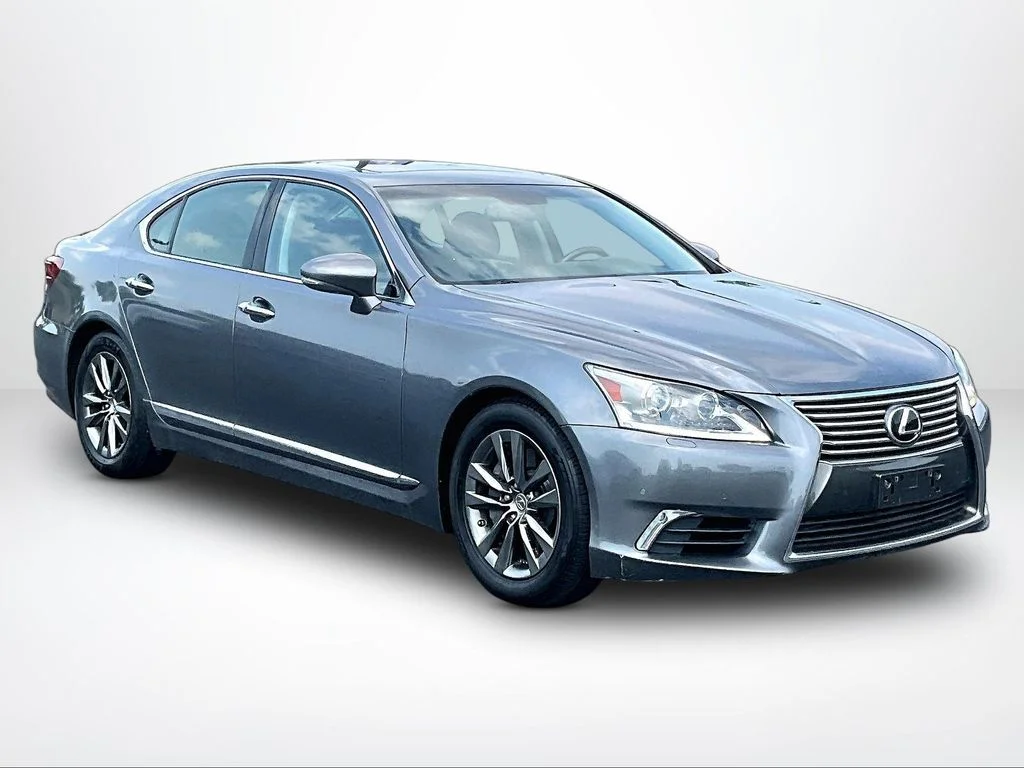 Used 2016 Gray Lexus 460 image 11