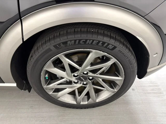 Used 2023 Black Genesis Advanced image 11