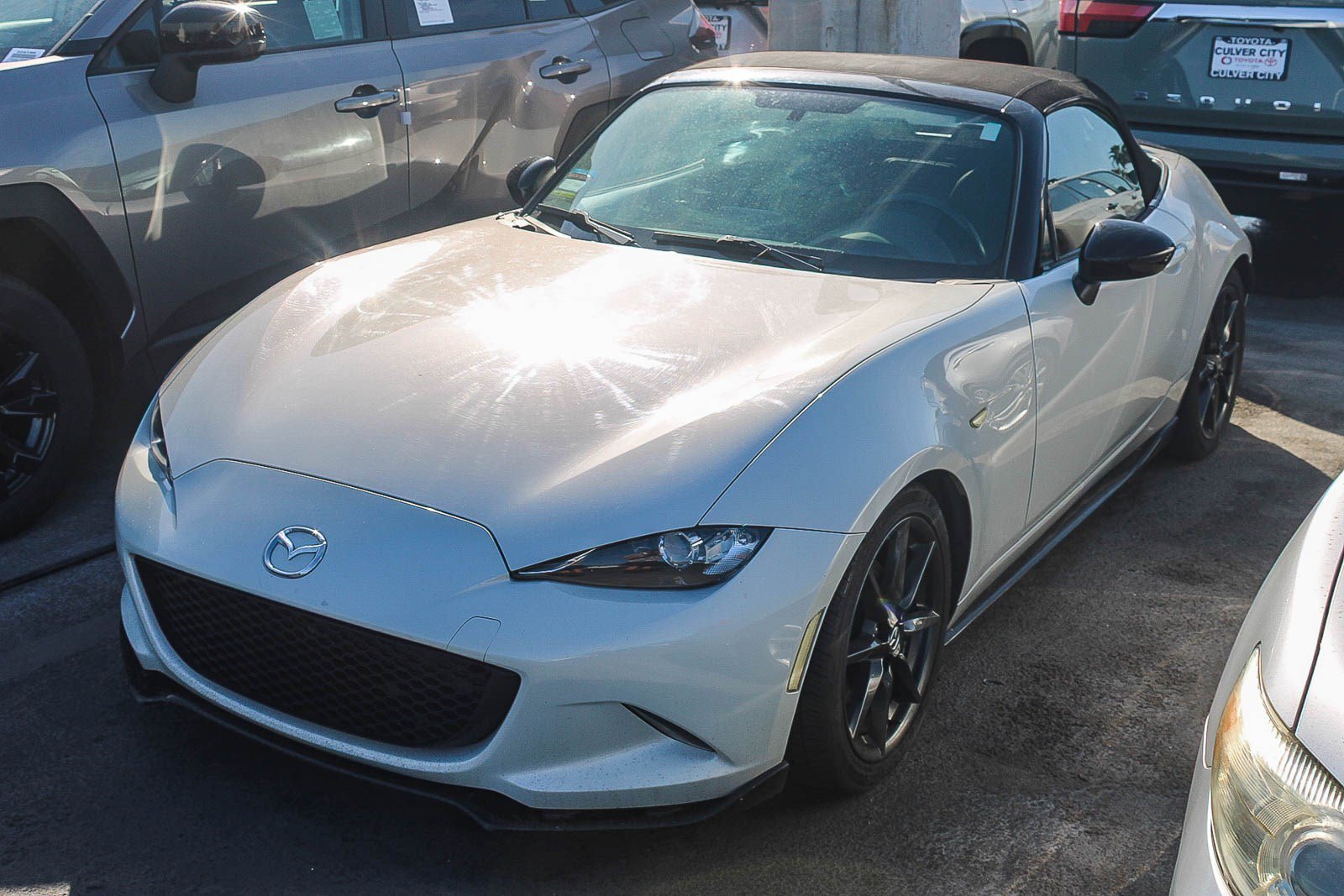 Used 2016 Ceramic Metallic Mazda Club image 4