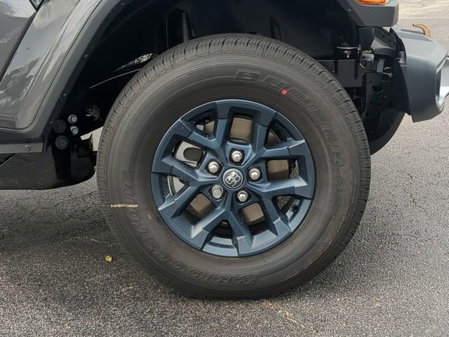 New 2026 Granite Crystal Metallic Clear-Coat Exterior Paint Jeep 85th Anniversary Edition image 11