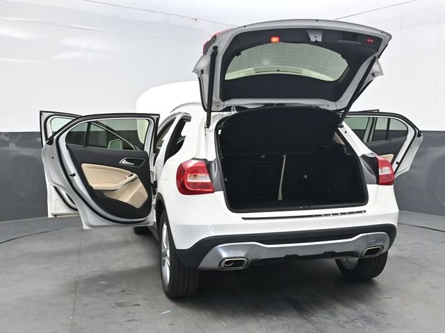 Used 2019 White Mercedes-Benz GLA 250 image 46