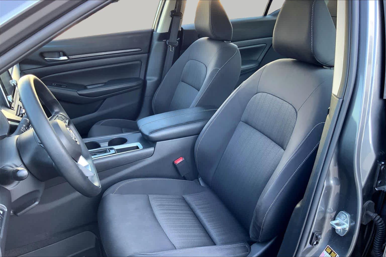 Used 2025 Gun Metallic Nissan SV image 8