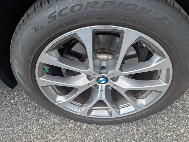 Certified Used 2024 Black Sapphire Metallic BMW xDrive40i image 11