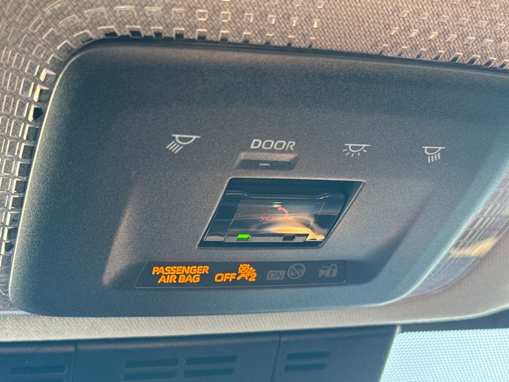 2026 Toyota Prius Plug-in Hybrid SE - Photo 11