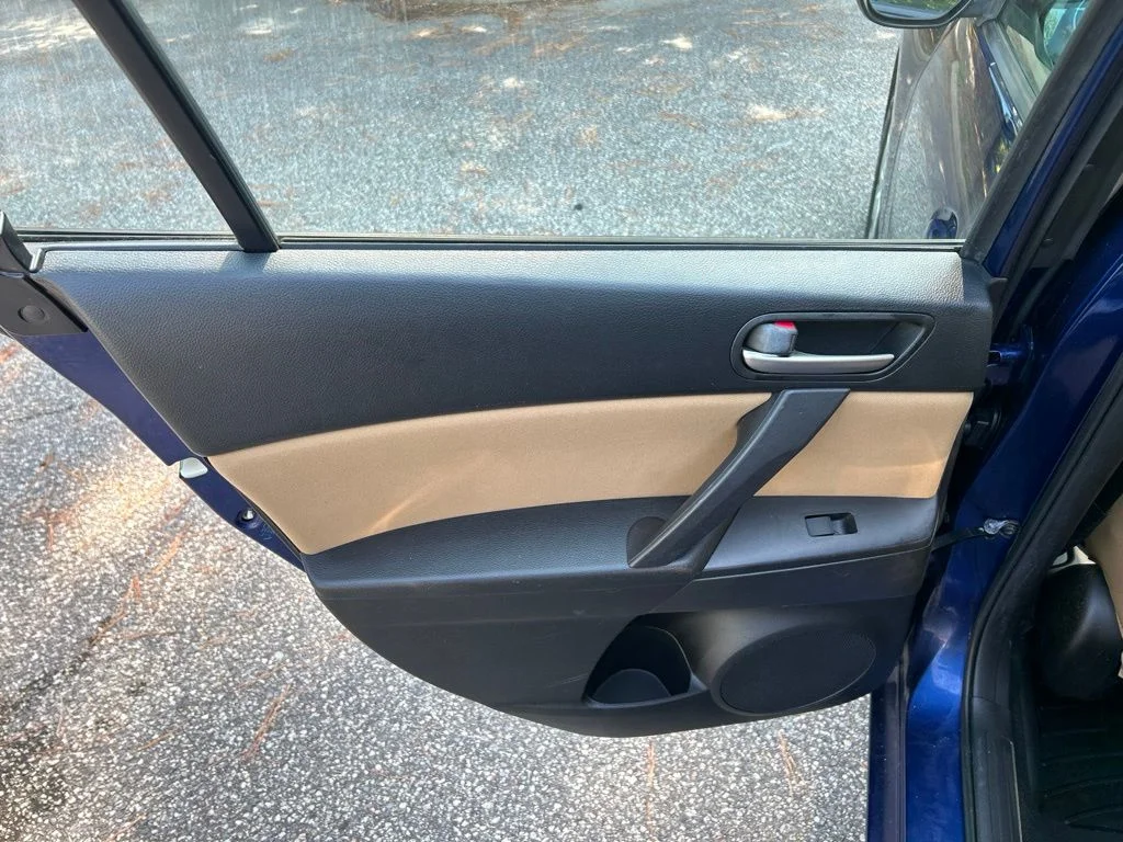 Used 2012 Blue Mazda i Touring image 24