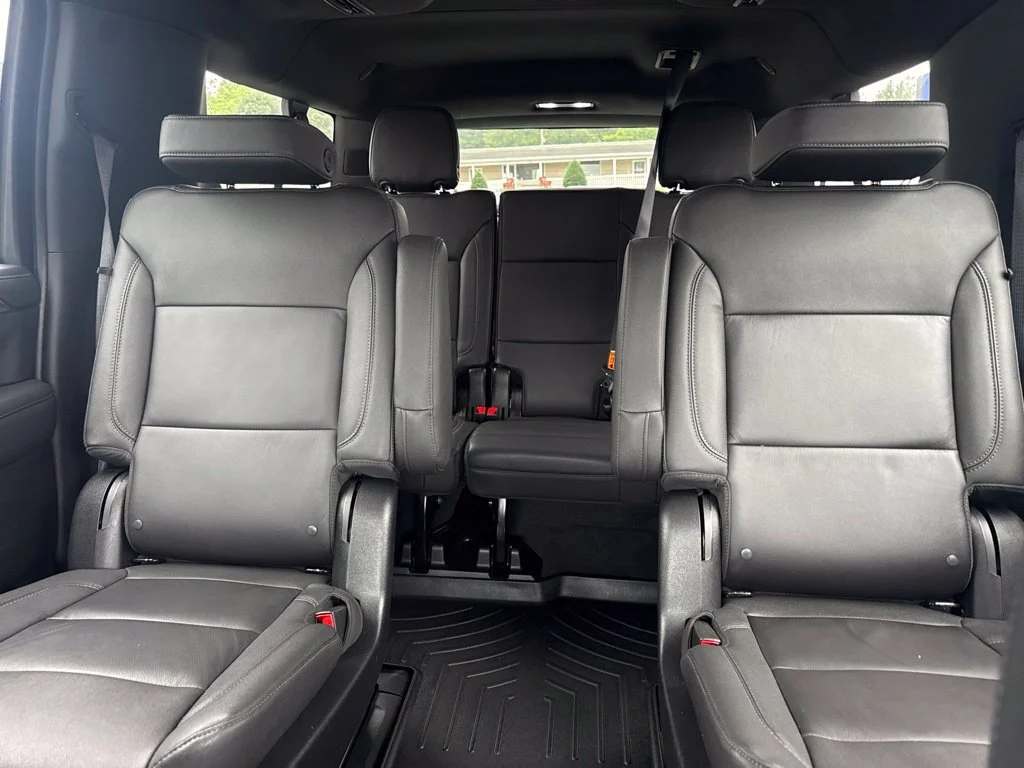 Used 2023 Gray Chevrolet Z71 image 5