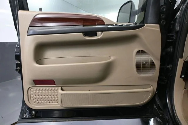 2005 Ford F-350 Super Duty Lariat - Photo 16