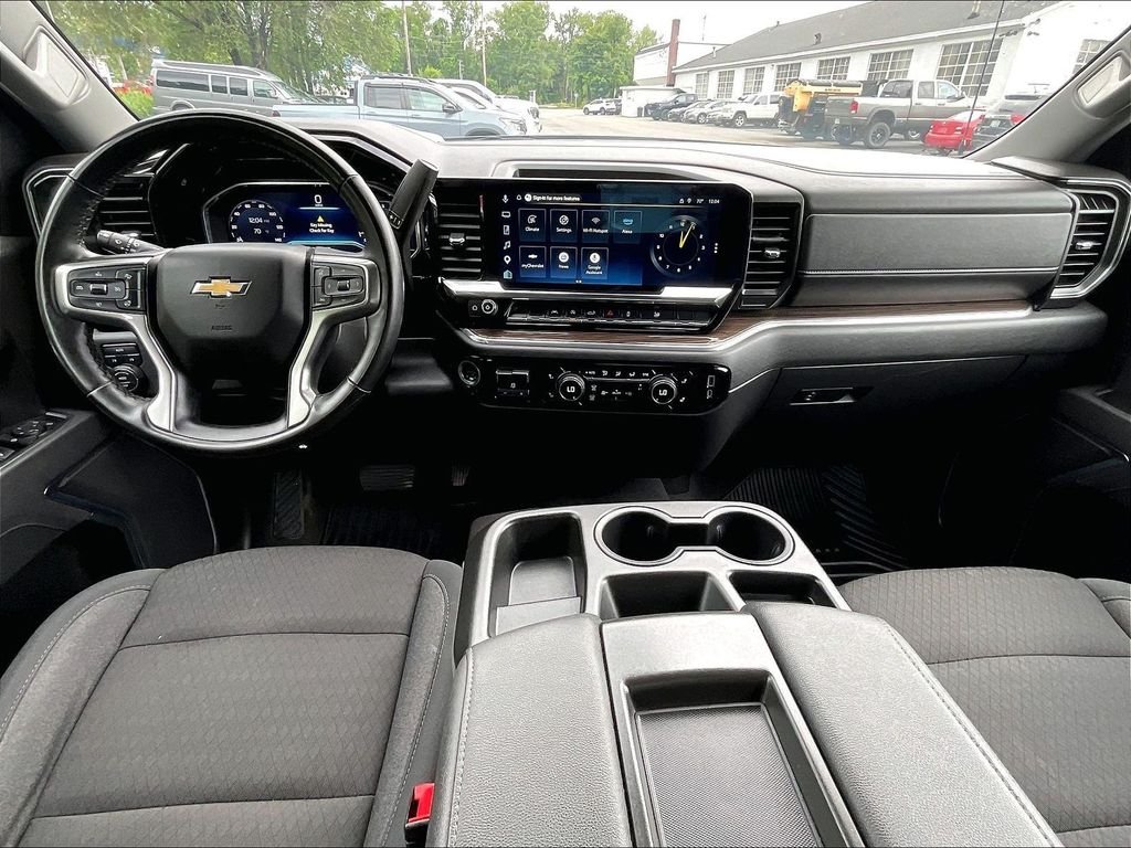Used 2025 Gray Chevrolet LT image 21