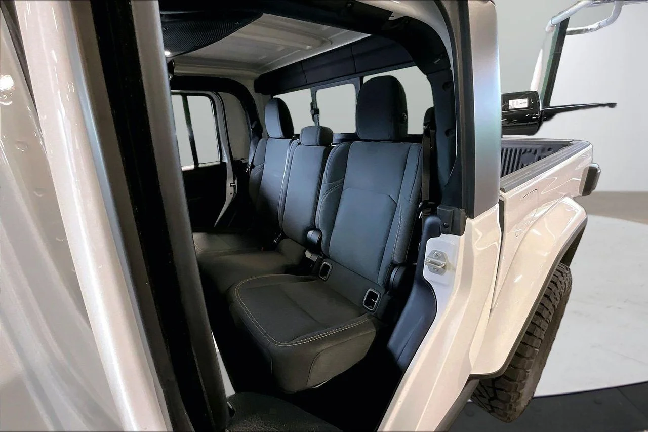 Used 2024 White Jeep Willys image 21