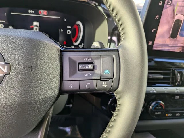 New 2026 Boulder Gray Pearl / Super Black Two-tone Nissan Platinum image 27