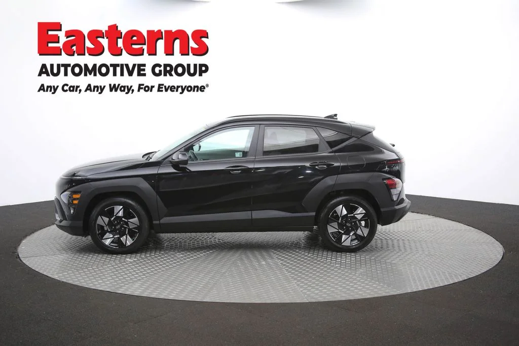 Used 2024 Black Hyundai SEL image 39