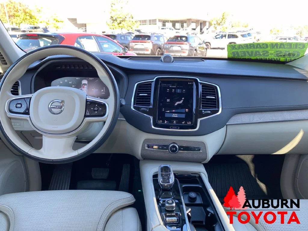 Used 2020 Birch Light Metallic Volvo T8 Inscription image 12