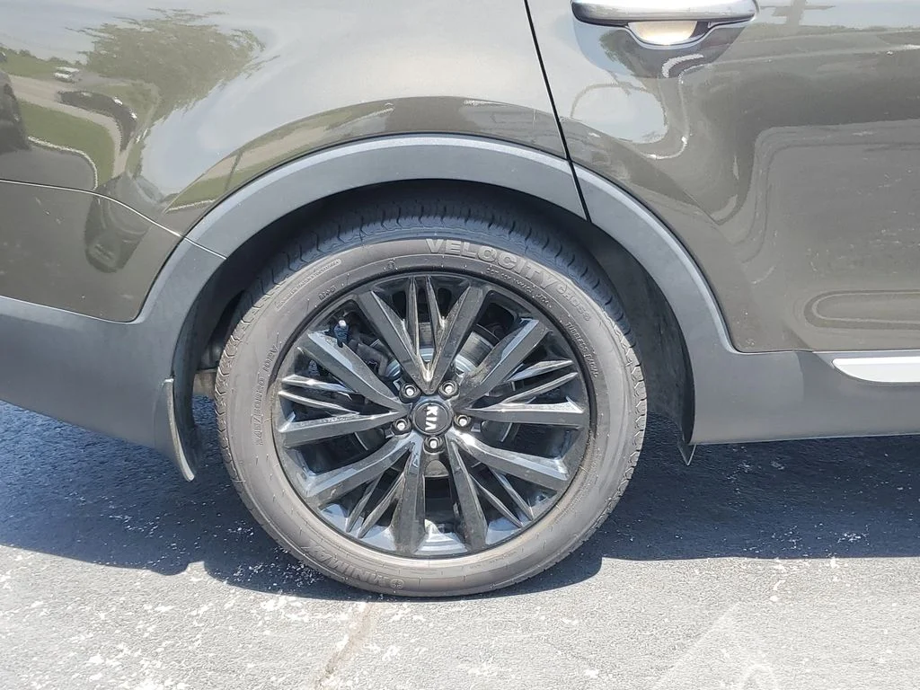 Certified Used 2021 Green Kia SX image 6