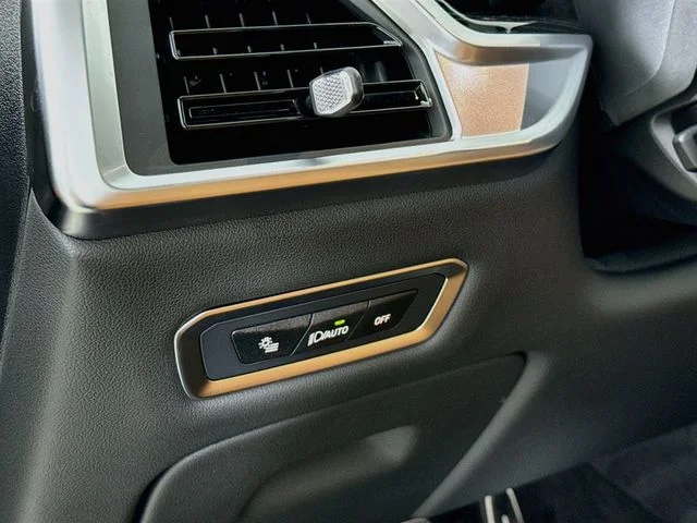 New 2027 Black BMW xDrive40i image 10