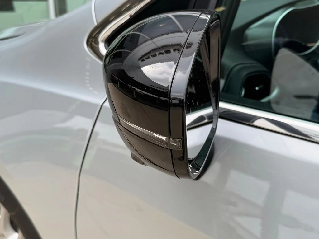 New 2026 Silver Mist Clear-Coat Exterior Paint Chrysler Select image 30
