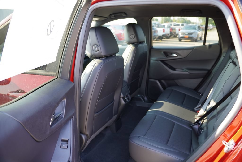 2027 Chevrolet Equinox LT - Photo 11