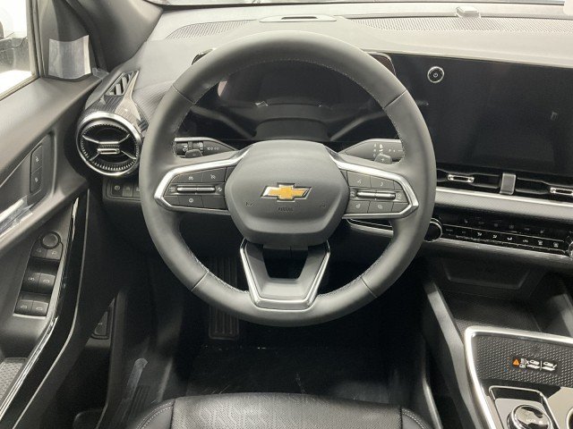 New 2027 Summit White Chevrolet LT image 23