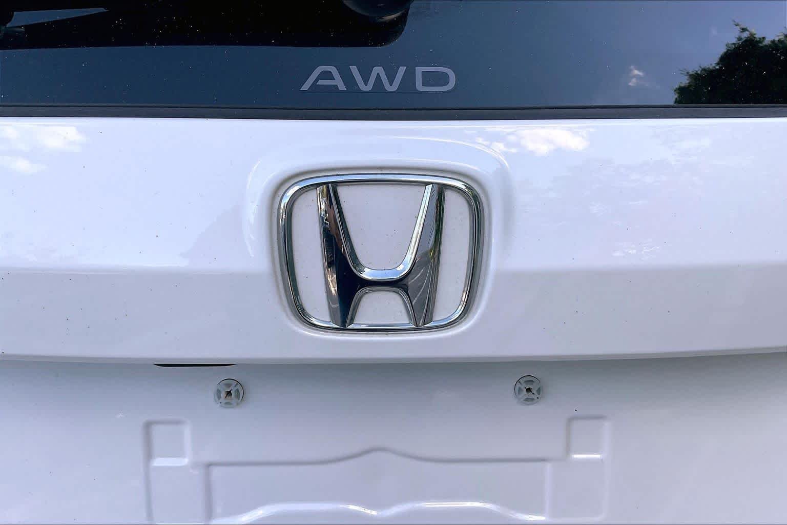 Used 2024 Platinum White Pearl Honda Sport-L image 32