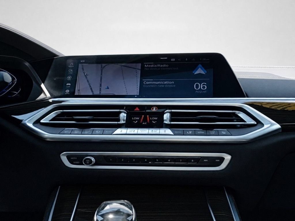Used 2020 Arctic Gray Metallic BMW xDrive40i image 24