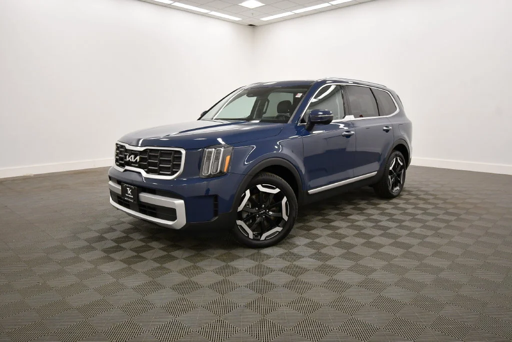 Certified 2024 Kia Telluride S with VIN 5XYP6DGC2RG526092 for sale in Rochester, Minnesota