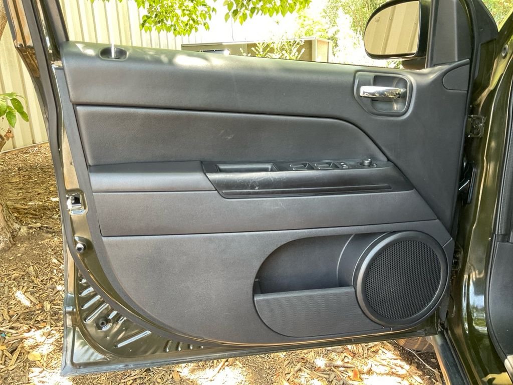 Used 2016 Green Jeep Sport image 30