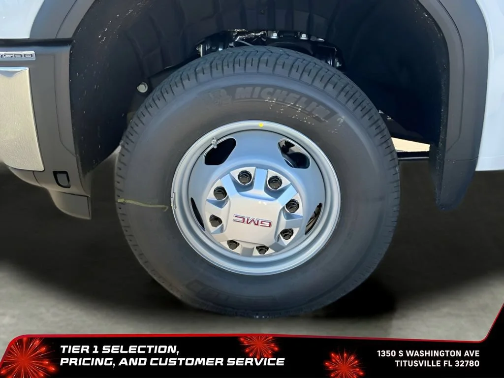 New 2026 Summit White GMC Pro image 43