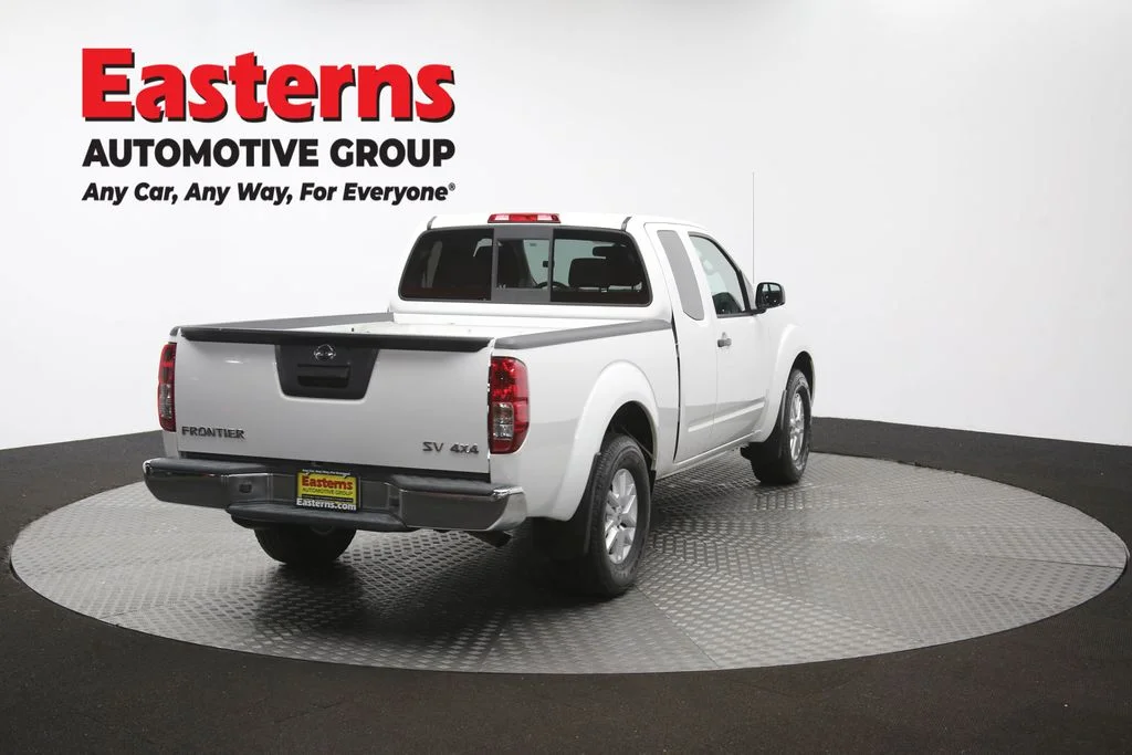 Used 2021 White Nissan SV image 38