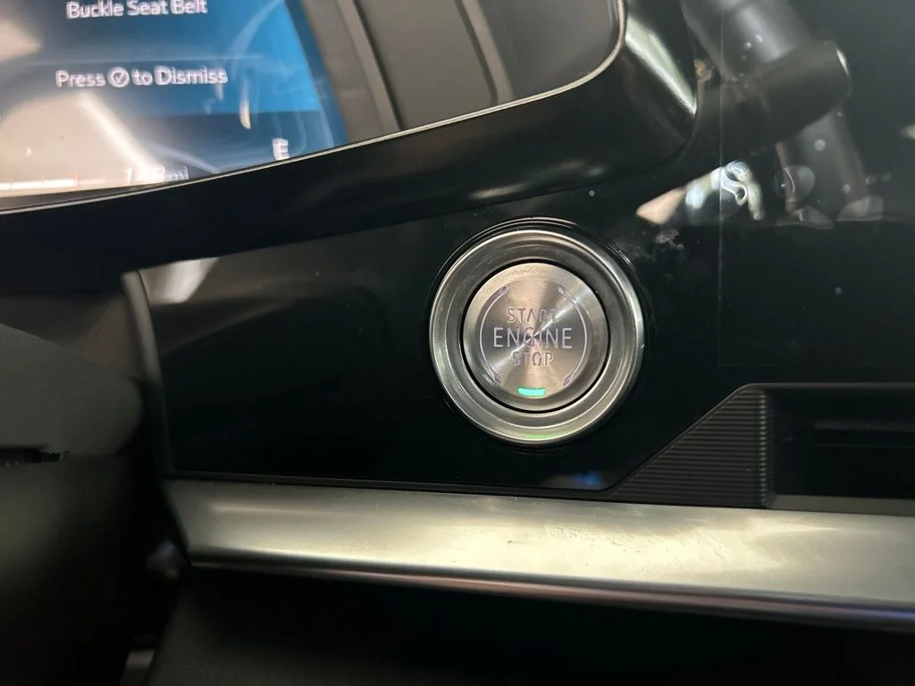 Used 2025 Blue Chevrolet Z06 image 41