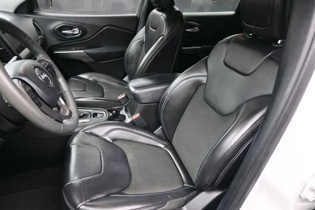 Used 2020 White Jeep Latitude Plus image 19