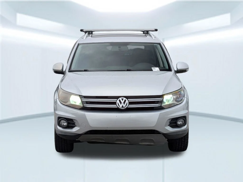Used 2015 Silver Volkswagen SEL image 10