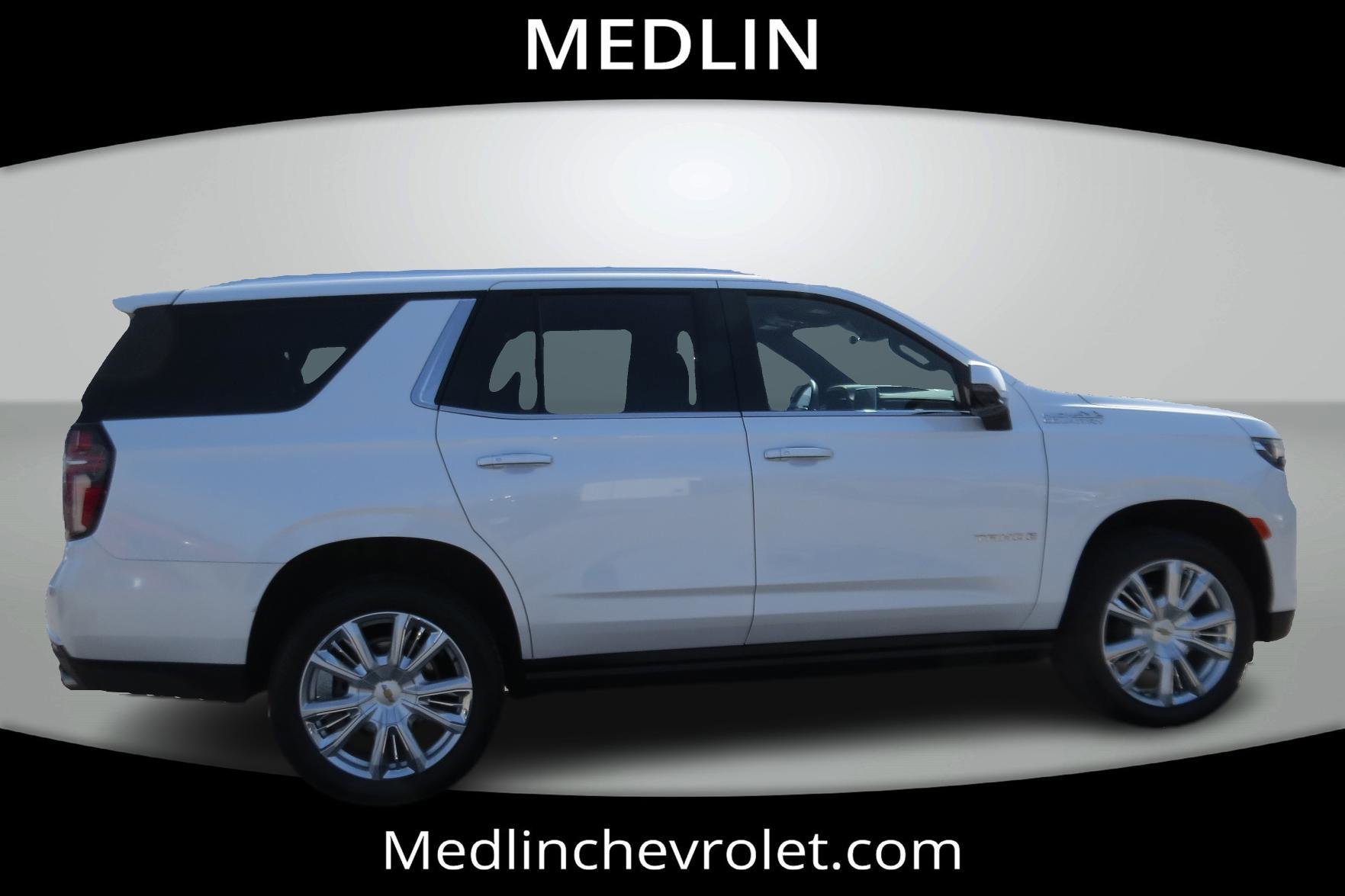 Used 2024 Iridescent Pearl Tricoat Chevrolet High Country image 8