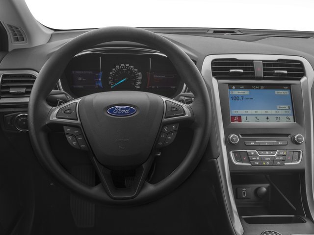 Used 2017 White Platinum Ford SE image 7