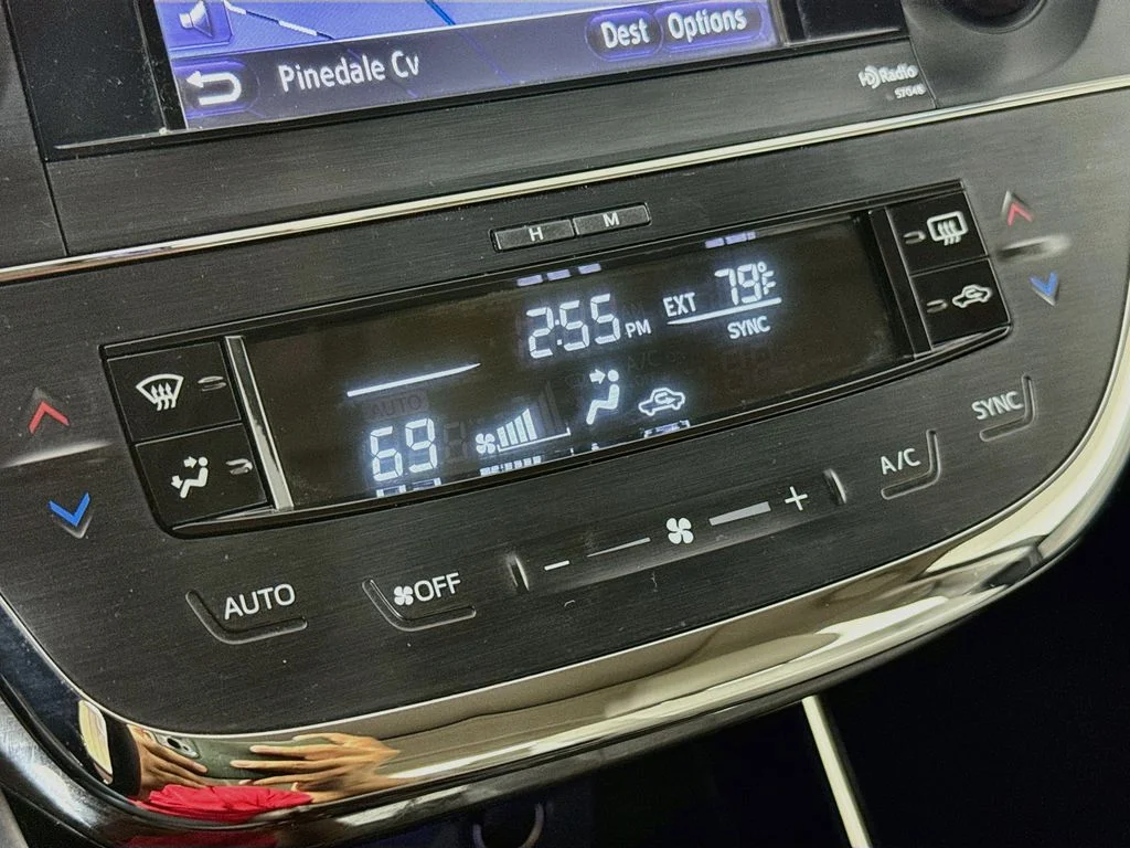Used 2013 Red Toyota XLE Touring image 18