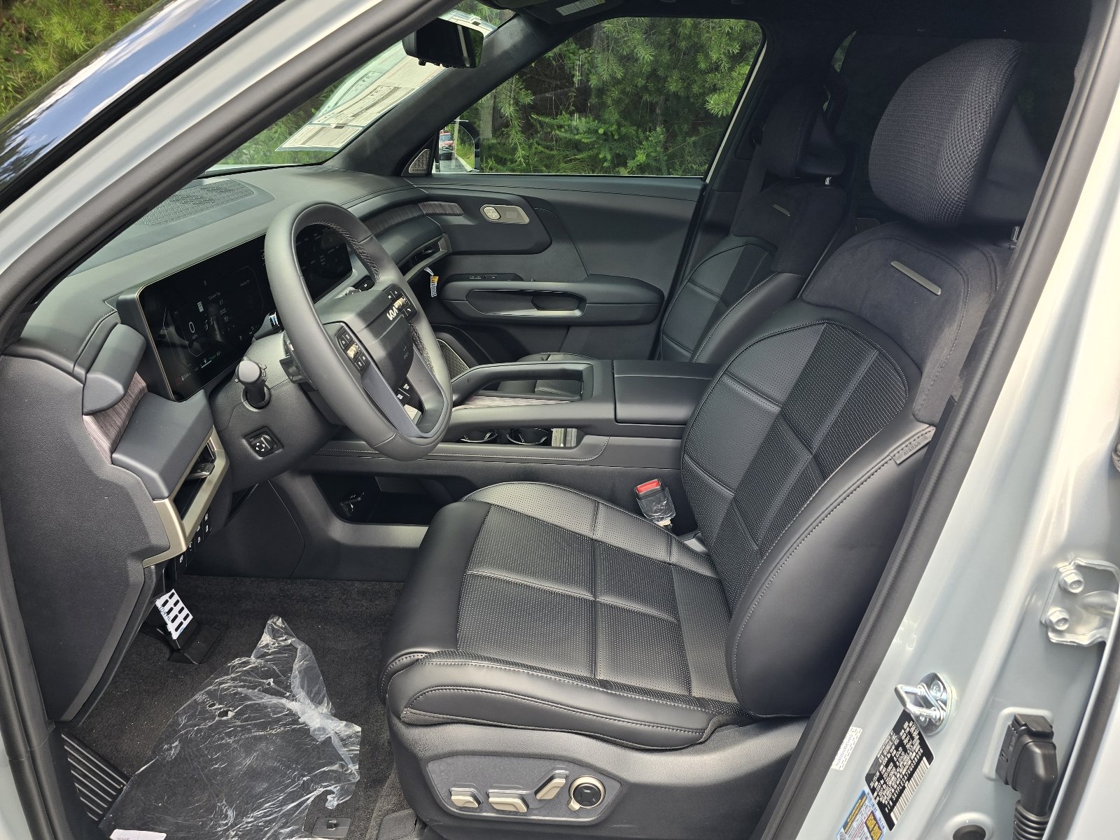 New 2027 Ivory Silver Kia SX-PRESTIGE image 5