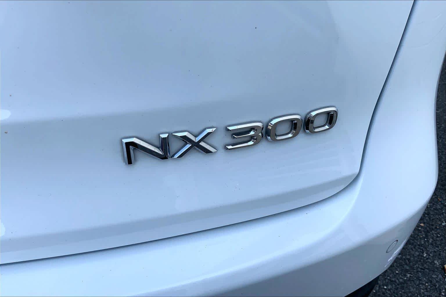 Used 2019 Ultra White Lexus F SPORT image 32