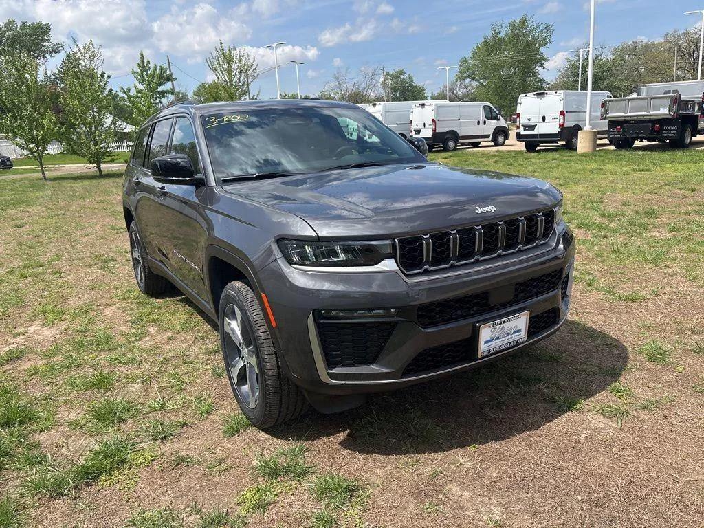 New 2026 Baltic Gray Metallic Clearcoat Jeep Limited image 4