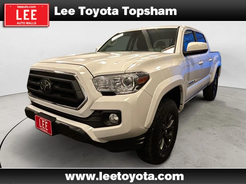 Used 2022 White Toyota SR5 image 1