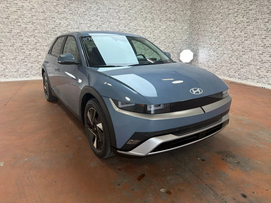 New 2027 Lucid Blue Hyundai SE image 1