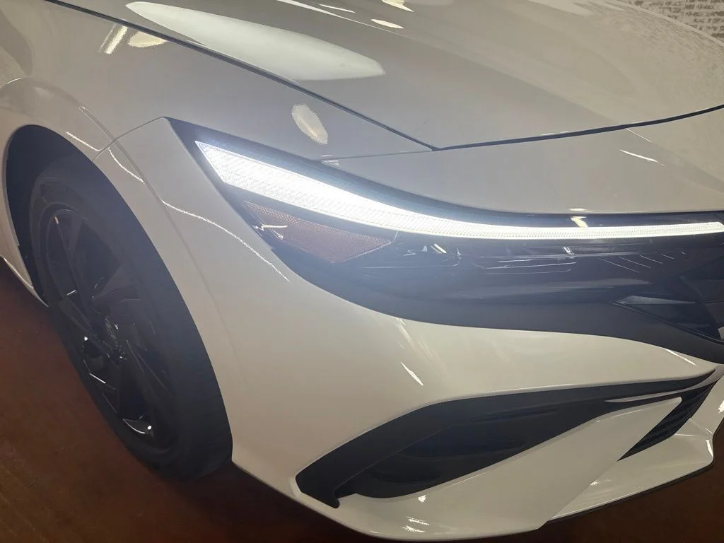 New 2026 Serenity White Hyundai SEL Sport image 9