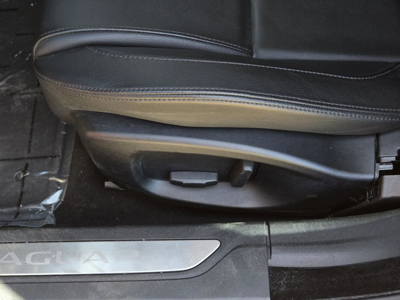Used 2017  Jaguar 35t Premium image 29