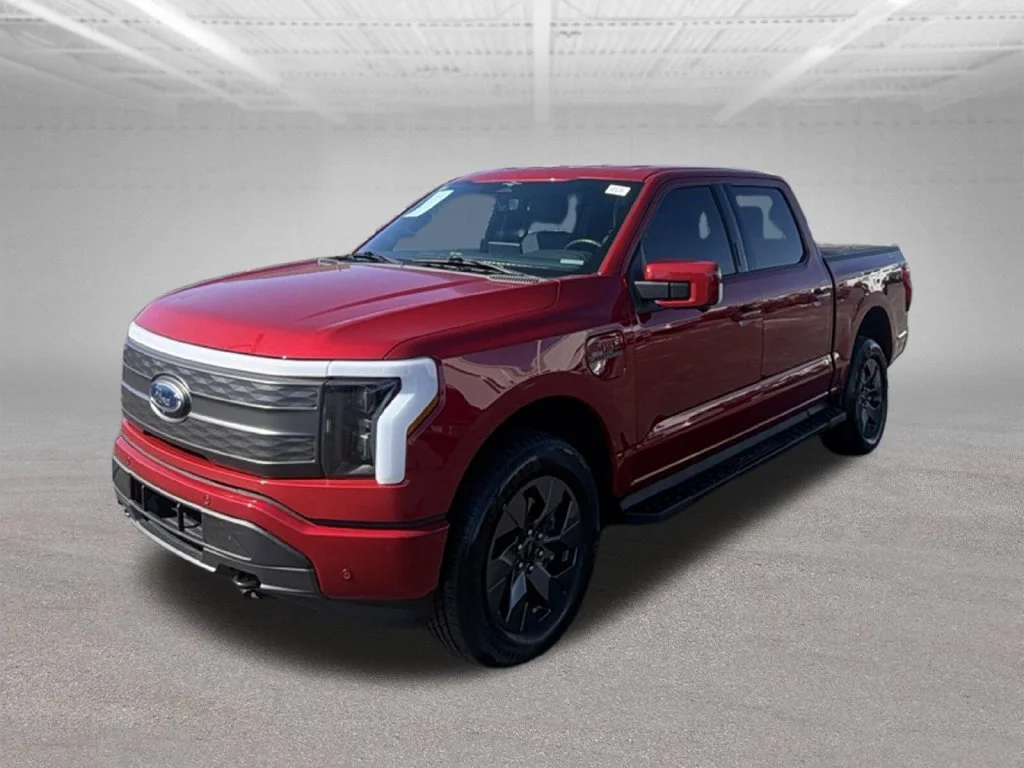 Used 2023 Red Metallic Ford Lariat image 4