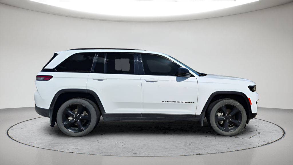 Used 2025 Bright White Clearcoat Jeep Limited image 2
